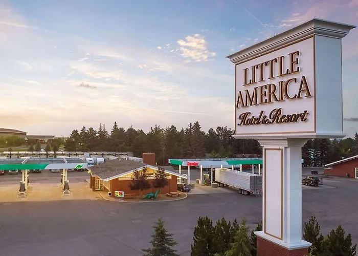 Hotel Little America &